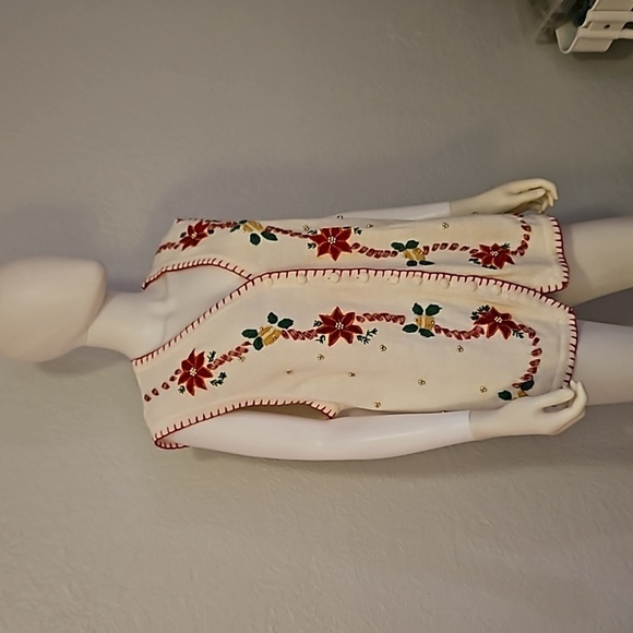 VTG BP DESIGN Poinsetta Embroidered Ugly Christmas Waistcoat Sweater Vest - Picture 2 of 9